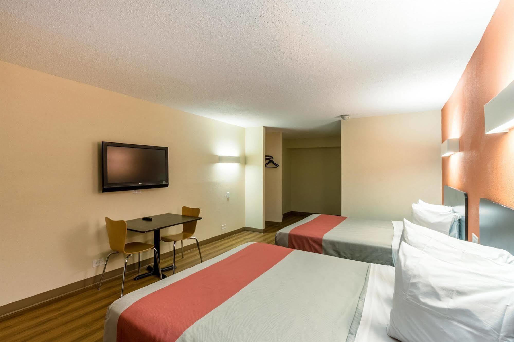 Motel 6 New Brunswick Exterior foto